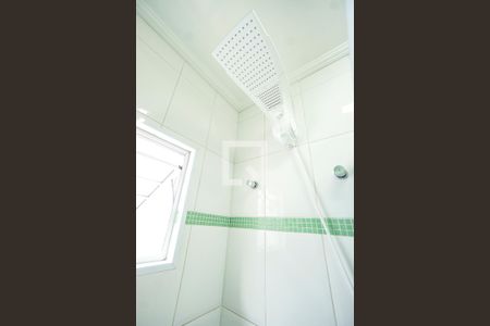 Casa à venda com 200m², 4 quartos e 2 vagas Casa à venda com 200m², 4 quartos e 2 vagasChuveiro