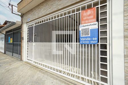 Casa à venda com 200m², 4 quartos e 2 vagas Casa à venda com 200m², 4 quartos e 2 vagasFachada