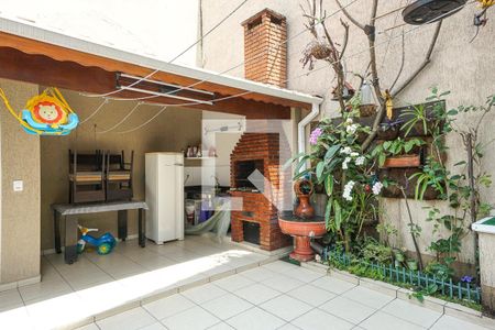 Casa à venda com 200m², 4 quartos e 2 vagas Casa à venda com 200m², 4 quartos e 2 vagasQuintal