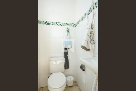 Casa à venda com 200m², 4 quartos e 2 vagas Casa à venda com 200m², 4 quartos e 2 vagasBanheiro de serviço