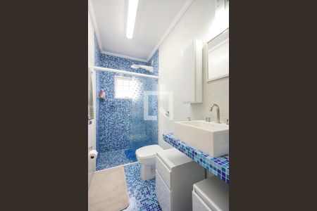 Casa à venda com 200m², 4 quartos e 2 vagas Casa à venda com 200m², 4 quartos e 2 vagasBanheiro social