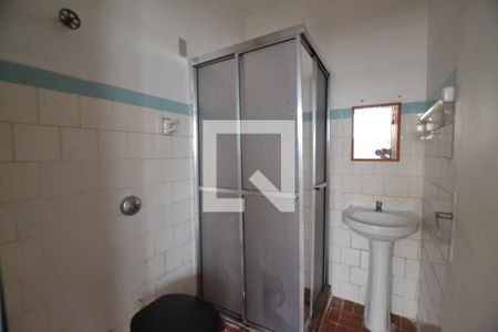 Banheiro de kitnet/studio para alugar com 1 quarto, 41m² em Centro Histórico, Porto Alegre