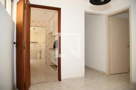Cozinha e Corredor  de apartamento à venda com 3 quartos, 77m² em Alto de Pinheiros, São Paulo