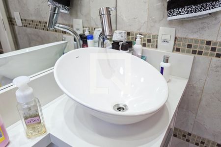 Apartamento à venda com 92m², 2 quartos e 2 vagas Apartamento à venda com 92m², 2 quartos e 2 vagasBanheiro da suíte