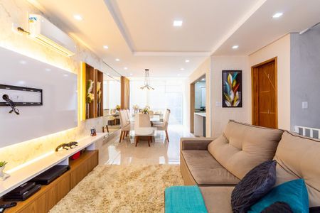 Casa de condomínio à venda com 245m², 3 quartos e 4 vagasSala