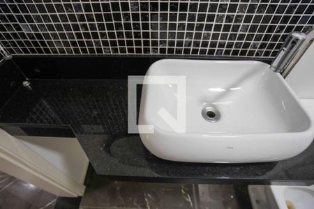 Apartamento à venda com 67m², 2 quartos e 1 vagaBanheiro Social