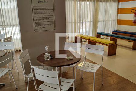 Apartamento para alugar com 95m², 3 quartos e 1 vagasalao