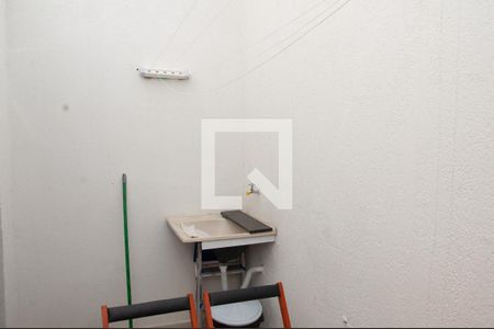 Casa à venda com 65m², 2 quartos e 1 vagaÁrea de Serviço