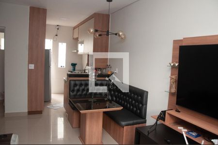 Sala de casa à venda com 2 quartos, 65m² em Xangri-lá, Contagem