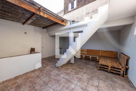 Casa para alugar com 70m², 2 quartos e sem vagaQuintal