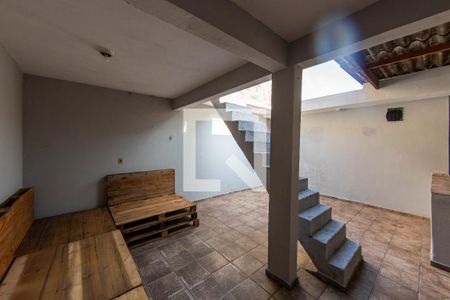 Casa para alugar com 70m², 2 quartos e sem vagaQuintal