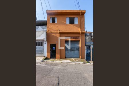 Casa para alugar com 70m², 2 quartos e sem vagaFachada