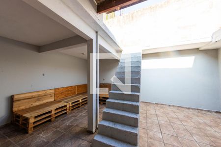 Casa para alugar com 70m², 2 quartos e sem vagaQuintal