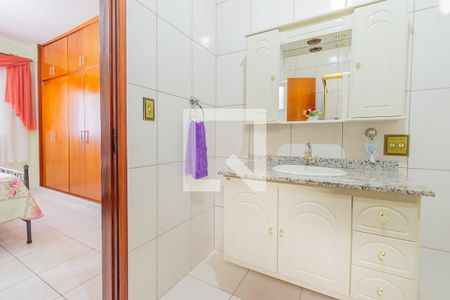 Casa à venda com 130m², 3 quartos e 3 vagasBanheiro da Suíte