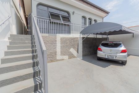 Casa à venda com 130m², 3 quartos e 3 vagasEscada