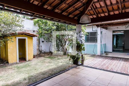 Casa à venda com 350m², 3 quartos e 3 vagas