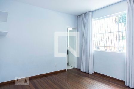 Casa à venda com 350m², 3 quartos e 3 vagas