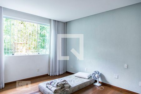 Casa à venda com 350m², 3 quartos e 3 vagas