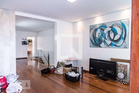 Casa à venda com 350m², 3 quartos e 3 vagas