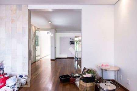 Casa à venda com 350m², 3 quartos e 3 vagas