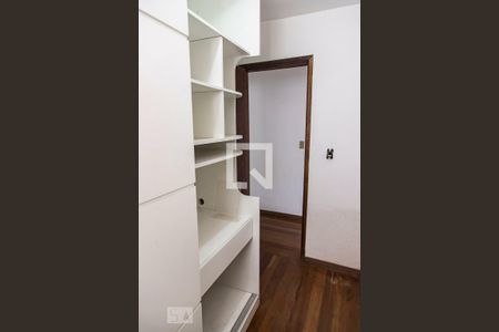 Casa à venda com 350m², 3 quartos e 3 vagas