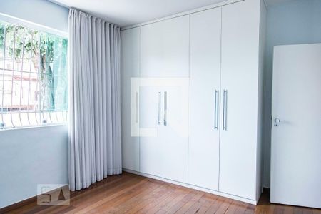 Casa à venda com 350m², 3 quartos e 3 vagas