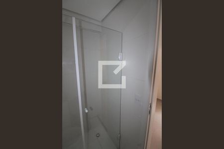 Banheiro de apartamento para alugar com 1 quarto, 32m² em São Lucas, São Paulo