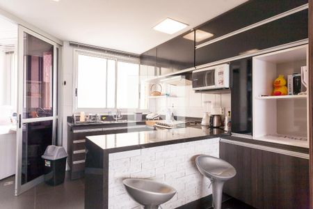 Apartamento à venda com 104m², 2 quartos e 2 vagasCozinha