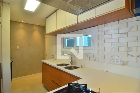 Casa à venda com 170m², 3 quartos e 3 vagasBanheiro 2