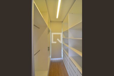 Casa à venda com 170m², 3 quartos e 3 vagasCloset