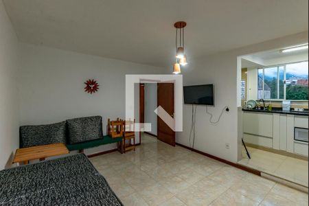 Sala de casa de condomínio à venda com 2 quartos, 80m² em Freguesia (jacarepaguá), Rio de Janeiro