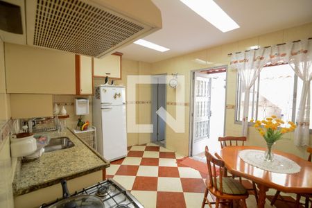 Casa para alugar com 180m², 2 quartos e sem vaga Casa para alugar com 180m², 2 quartos e sem vagaCozinha
