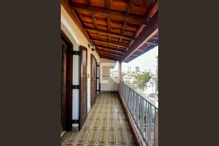 Casa à venda com 125m², 3 quartos e 3 vagas Casa à venda com 125m², 3 quartos e 3 vagasSacada