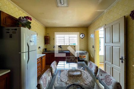 Casa à venda com 125m², 3 quartos e 3 vagas Casa à venda com 125m², 3 quartos e 3 vagasCozinha