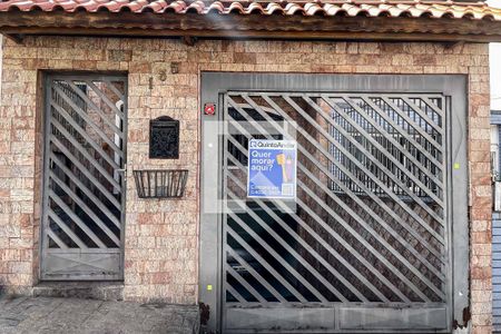 Casa à venda com 125m², 3 quartos e 3 vagas Casa à venda com 125m², 3 quartos e 3 vagasFachada