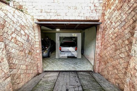 Casa à venda com 125m², 3 quartos e 3 vagas Casa à venda com 125m², 3 quartos e 3 vagasGaragem