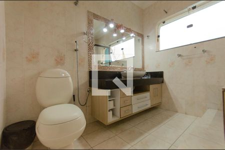 Casa à venda com 477m², 4 quartos e 4 vagasBanheiro Suíte 3