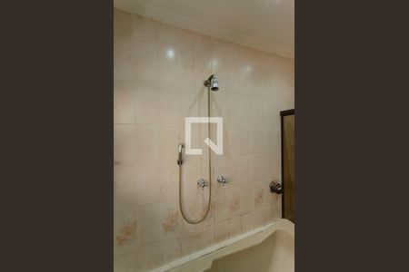 Casa à venda com 477m², 4 quartos e 4 vagasBanheiro Suíte 3