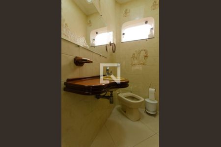 Casa à venda com 477m², 4 quartos e 4 vagasLavabo