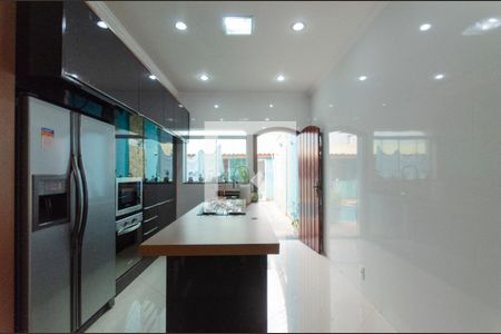 Casa à venda com 477m², 4 quartos e 4 vagasCozinha