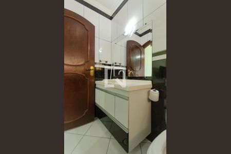 Casa à venda com 477m², 4 quartos e 4 vagasBanheiro Suíte 1