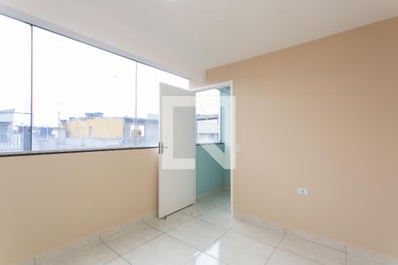 Quarto  de casa para alugar com 2 quartos, 63m² em Conjunto Habitacional A. E. Carvalho, São Paulo