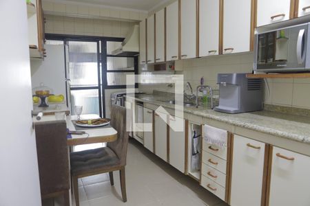 Apartamento à venda com 134m², 4 quartos e 2 vagasCozinha