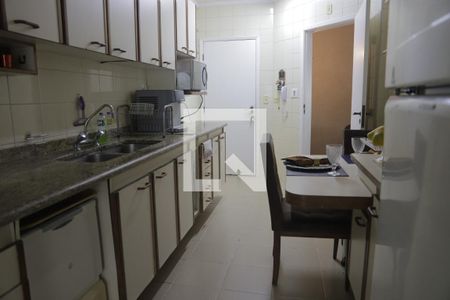 Apartamento à venda com 134m², 4 quartos e 2 vagasCozinha