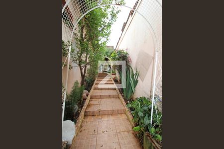 Casa à venda com 170m², 3 quartos e 1 vagaCorredor externo