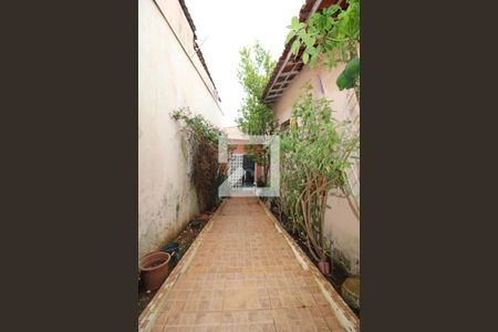 Casa à venda com 170m², 3 quartos e 1 vagaCorredor externo