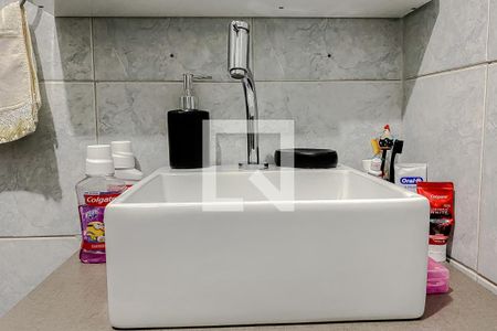 Apartamento à venda com 63m², 2 quartos e sem vaga Apartamento à venda com 63m², 2 quartos e sem vagaBanheiro