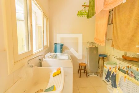 Casa à venda com 253m², 3 quartos e 1 vagaÁrea de Serviço