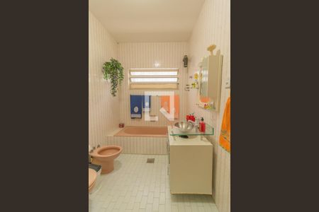 Casa à venda com 253m², 3 quartos e 1 vagaBanheiro