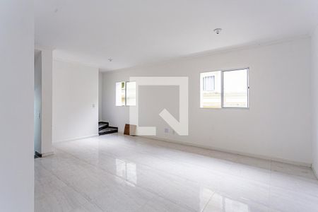 Sala de casa de condomínio para alugar com 3 quartos, 134m² em Vila Eldízia, Santo André